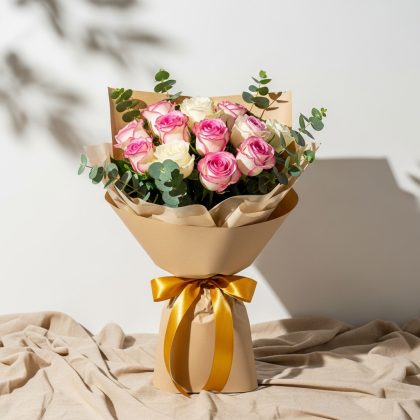 11'Li Karışık Pembe Beyaz Gül Buketi