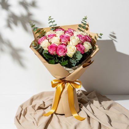 21'Li Karışık Pembe Beyaz Gül Buketi