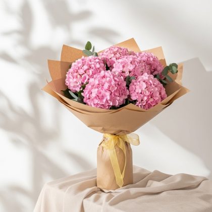 Pembe Ortanca Buketi