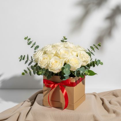 11'Li Beyaz Gül Kutuda