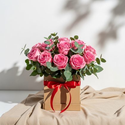 11'Li Pembe Gül Kutuda