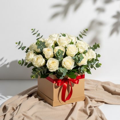 21'Li Beyaz Gül Kutuda