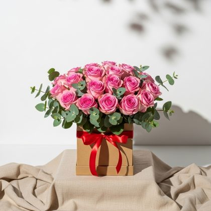 21'Li Pembe Gül Kutuda