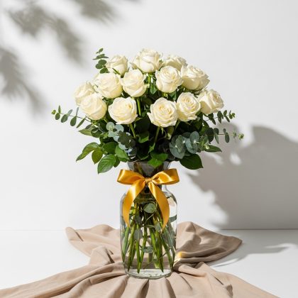 21'Li Beyaz Gül Vazoda